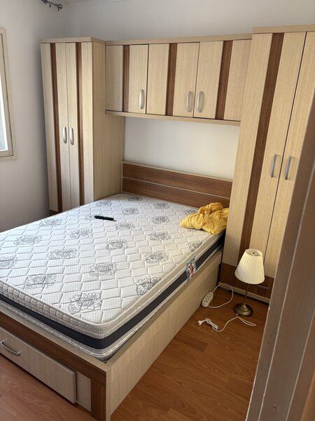 Piata Resita, sector 4, 1650 lei.